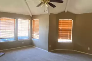 4370 Ashley Ln, Grand Prairie, TX 75052 - Photo 5
