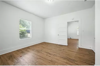 903 W Baker Street, Denison, TX 75020 - Photo 7