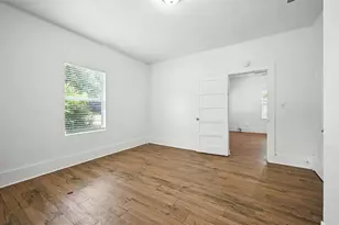 903 W Baker St, Denison, TX 75020 - Photo 7