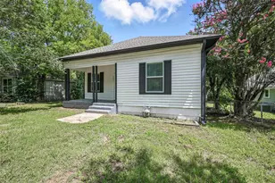 903 W Baker St, Denison, TX 75020 - Photo 13