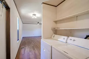 912 Pease River Dr, Granbury, TX 76048 - Photo 23