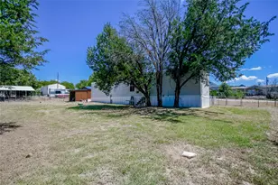 912 Pease River Dr, Granbury, TX 76048 - Photo 35