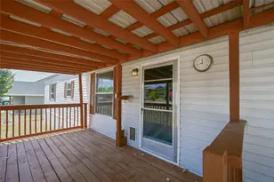 912 Pease River Dr, Granbury, TX 76048 - Photo 7