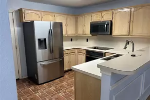2114 Montclair Ln, Lewisville, TX 75067 - Photo 3