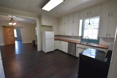 215 E 11th Street, Bonham, TX 75418 - Photo 5