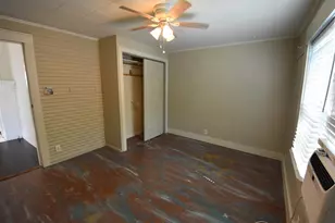 215 E 11th St, Bonham, TX 75418 - Photo 21