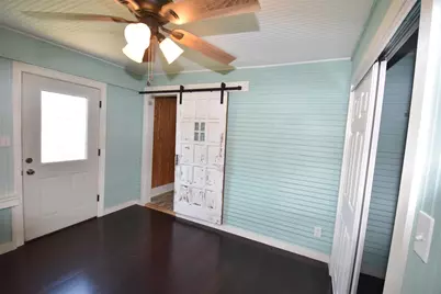 215 E 11th Street, Bonham, TX 75418 - Photo 11