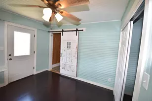 215 E 11th St, Bonham, TX 75418 - Photo 11