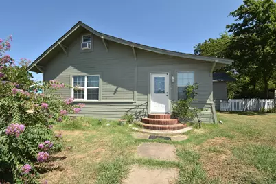 215 E 11th Street, Bonham, TX 75418 - Photo 7