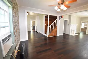 215 E 11th St, Bonham, TX 75418 - Photo 25