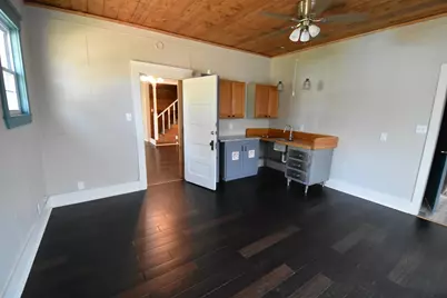 215 E 11th Street, Bonham, TX 75418 - Photo 3