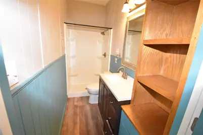 215 E 11th Street, Bonham, TX 75418 - Photo 9