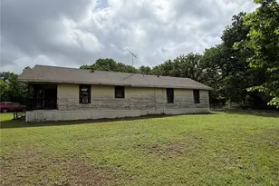 2512 Timber Rd, Burleson, TX 76028 - Photo 3