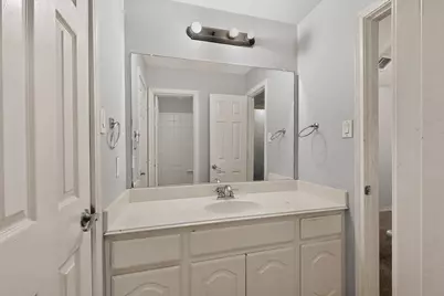 5919 Ridgeway Drive, Grand Prairie, TX 75052 - Photo 33