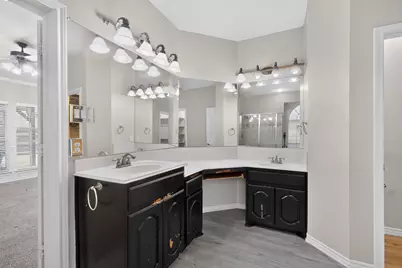 5919 Ridgeway Drive, Grand Prairie, TX 75052 - Photo 15