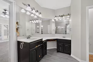 5919 Ridgeway Dr, Grand Prairie, TX 75052 - Photo 15