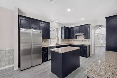 5919 Ridgeway Drive, Grand Prairie, TX 75052 - Photo 13