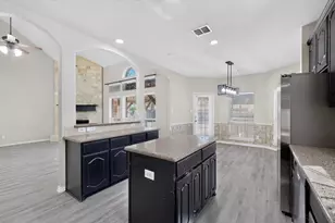 5919 Ridgeway Dr, Grand Prairie, TX 75052 - Photo 15