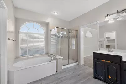 5919 Ridgeway Drive, Grand Prairie, TX 75052 - Photo 21