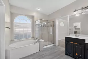 5919 Ridgeway Dr, Grand Prairie, TX 75052 - Photo 21