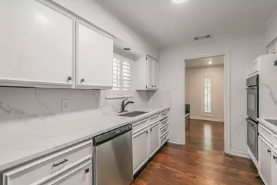8559 S Mediterranean Circle, Dallas, TX 75238 - Photo 11