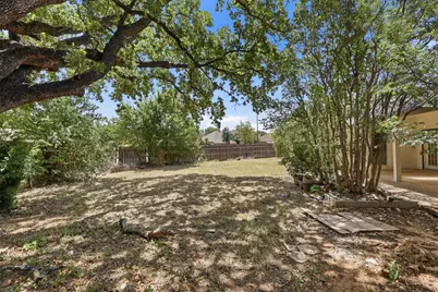 2700 Shadow Wood Court, Arlington, TX 76006 - Photo 33