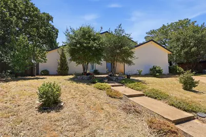 2700 Shadow Wood Court, Arlington, TX 76006 - Photo 3