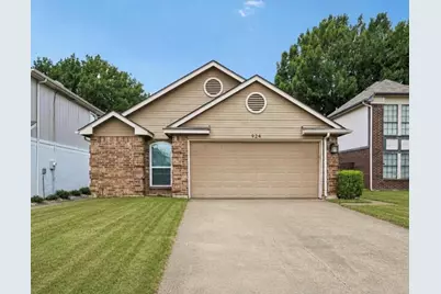 924 Ramblewood Drive, Lewisville, TX 75067 - Photo 1