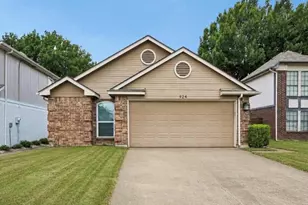 924 Ramblewood Dr, Lewisville, TX 75067 - Photo 1
