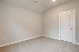 4525 Hogan's Alley Dr, Arlington, TX 76001 - Photo 19