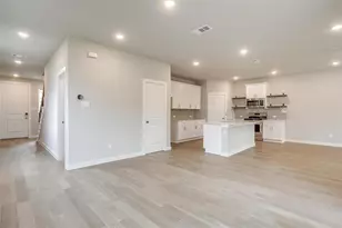 4525 Hogan's Alley Dr, Arlington, TX 76001 - Photo 5