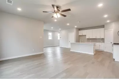 4525 Hogans Alley Drive, Arlington, TX 76001 - Photo 7