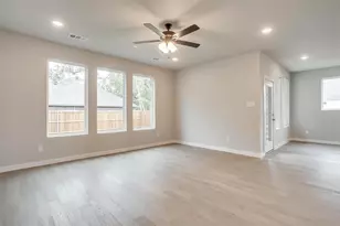 4525 Hogan's Alley Dr, Arlington, TX 76001 - Photo 13