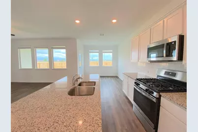 565 Pueblo Bonito Trail, Fort Worth, TX 76052 - Photo 5