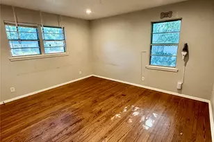 412 E Lovers Ln, Arlington, TX 76010 - Photo 3