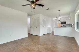 1307 Worthington St, Grapevine, TX 76051 - Photo 5