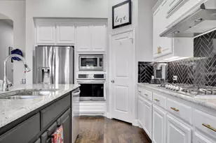 124 Village Creek Dr, McKinney, TX 75071 - Photo 7
