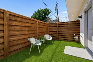 1917 Landon Ln, Dallas, TX 75204 - Photo 31