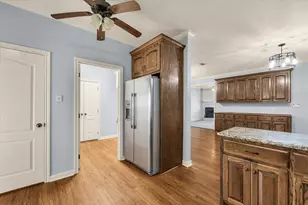 32 N Shore Cir, Waco, TX 76708 - Photo 11