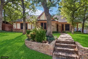 615 Country Green Ln, Arlington, TX 76011 - Photo 3