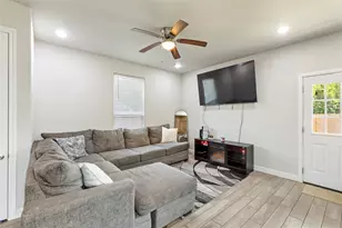 105 Lamar St, Hillsboro, TX 76645 - Photo 7