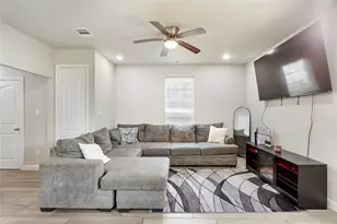 105 Lamar St, Hillsboro, TX 76645 - Photo 5