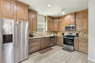 105 Lamar St, Hillsboro, TX 76645 - Photo 3
