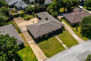 6808 Winchester Ct, Fort Worth, TX 76133 - Photo 35