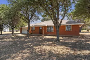 805 S Swanson Rd, Mineral Wells, TX 76067 - Photo 3