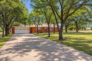 805 S Swanson Rd, Mineral Wells, TX 76067 - Photo 1