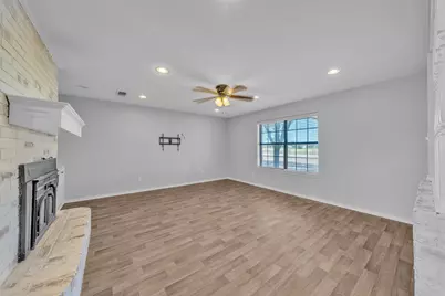 805 S Swanson Road, Mineral Wells, TX 76067 - Photo 11
