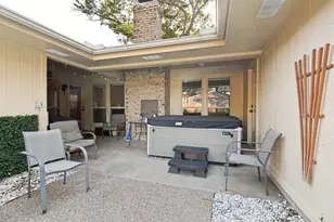 2401 Radcliffe Dr, Arlington, TX 76012 - Photo 13
