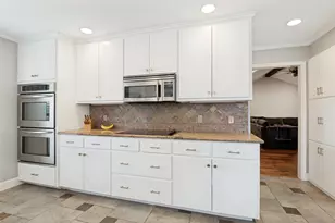 2401 Radcliffe Dr, Arlington, TX 76012 - Photo 3