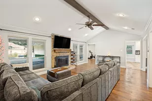 2401 Radcliffe Dr, Arlington, TX 76012 - Photo 9